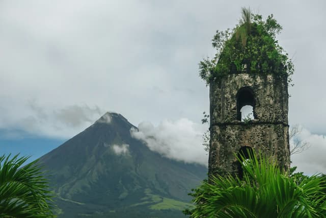 img3-https://unsplash.com/photos/mayon-volcano-albay-philippines-during-daytime-Z5xHpUH9o8Y